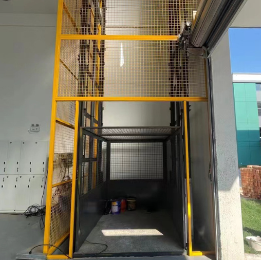 铜川导轨式升降机助力物流园破解运输难题